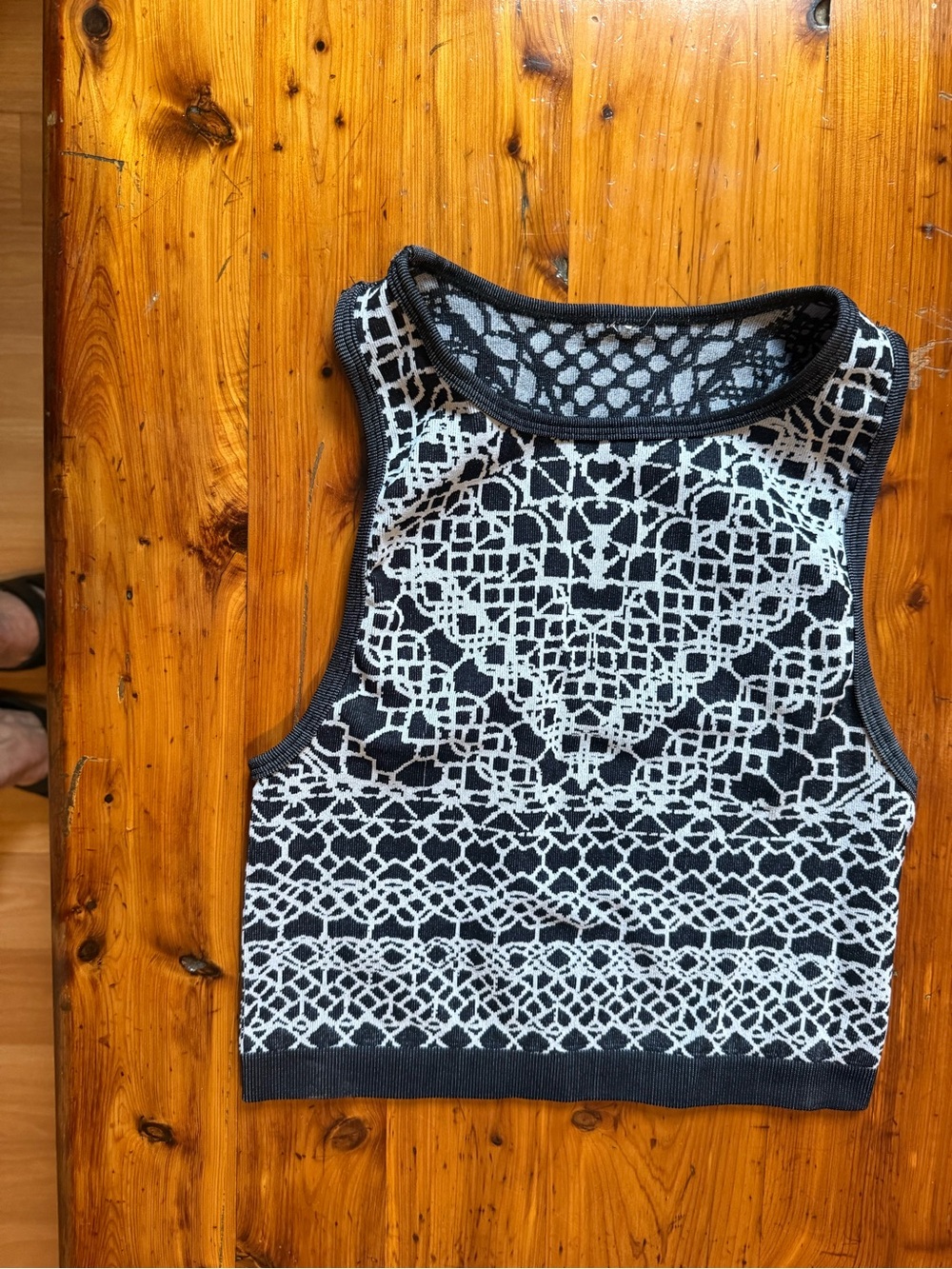 Fabletics Black and White Geometric Knit Crop Tank and Pants set